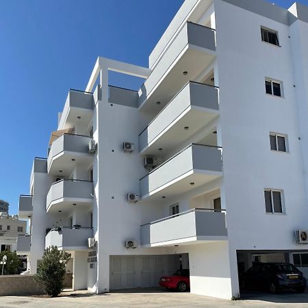 Cyprus Penelope Lägenhet Larnaca Exteriör bild