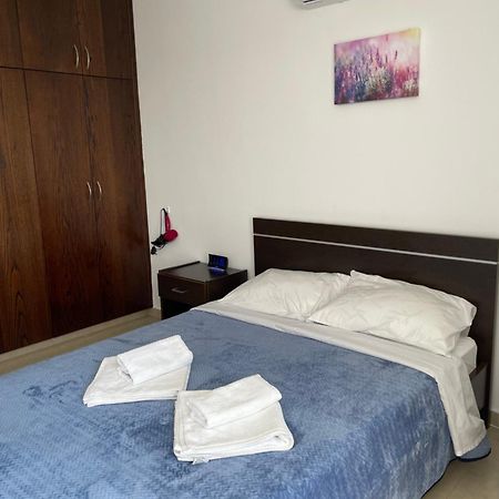 Cyprus Penelope Lägenhet Larnaca Exteriör bild